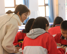 手写诗稿的墨香教育的力气来自生命与生命的彼此照亮